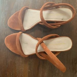 Intentionally Blank Kimi Tawny Suede Sandals Size 9